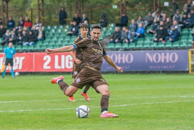 而是折射出 而是折射出